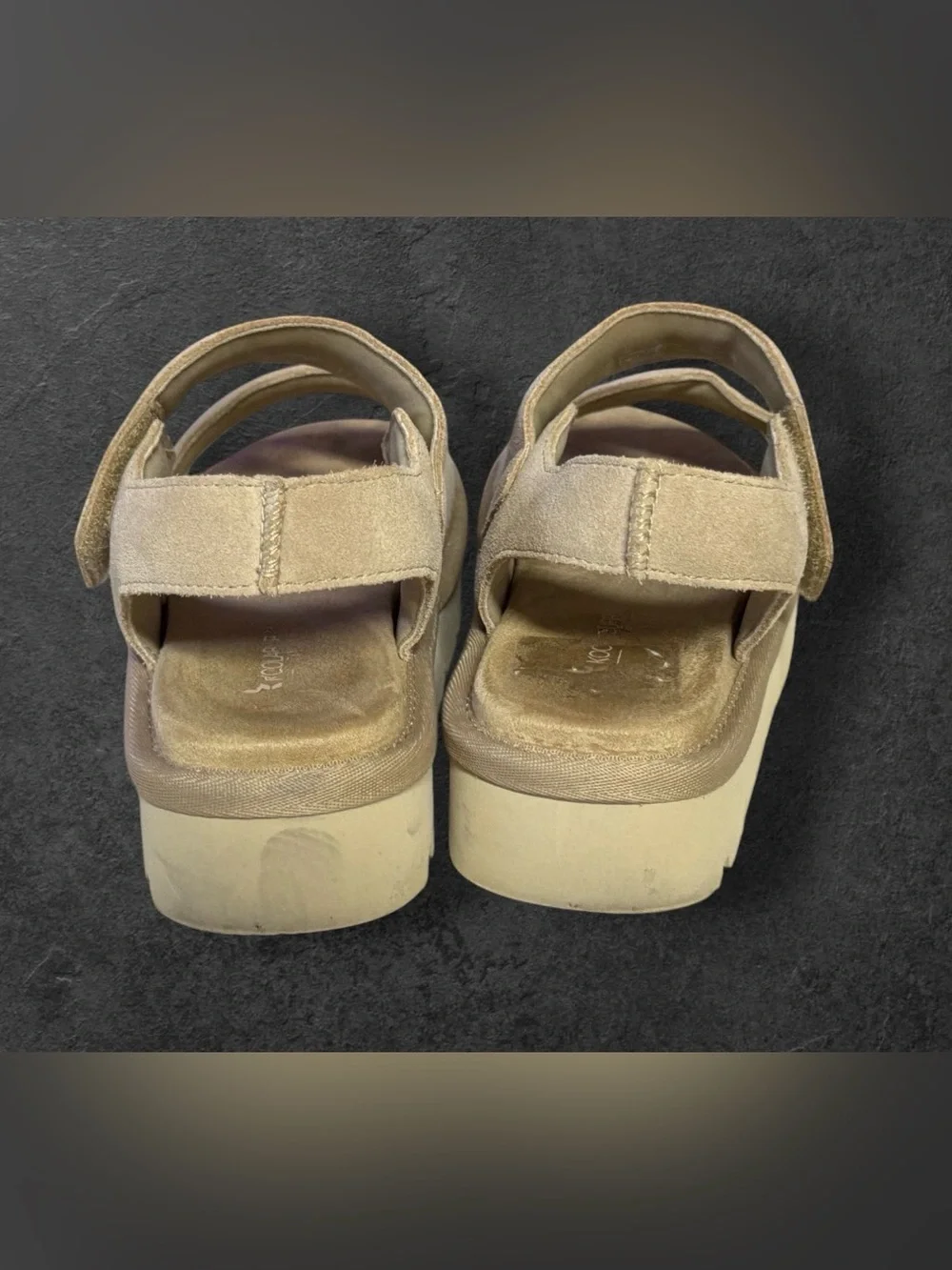 Koolaburra by UGG Tizz Suede Platform Sandals in a neutral  beige  SZ 8